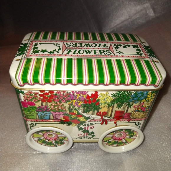 Cottage Feel Vintage Flower Cart Tin